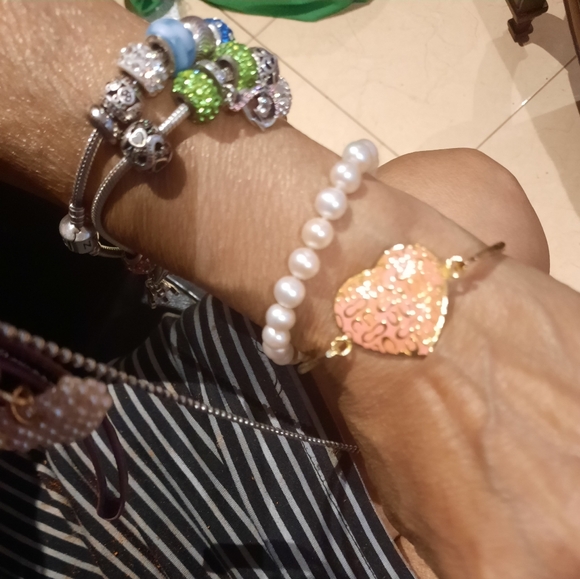 Coach signature series HEART ❤️ Bangle bracelet - Picture 2 of 8